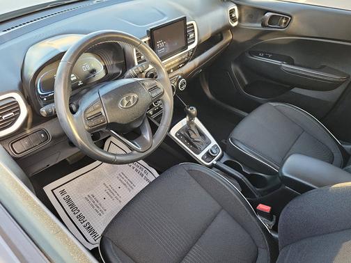 2025 Hyundai VENUE Limited