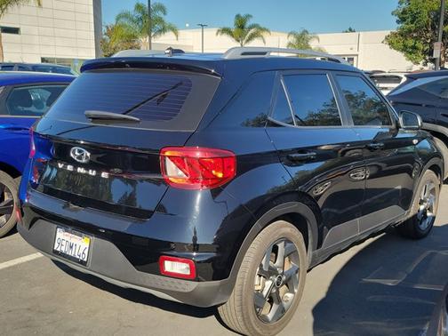 2023 Hyundai VENUE SEL