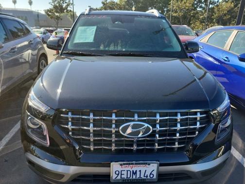 2023 Hyundai VENUE SEL