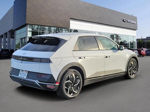2024 Hyundai IONIQ 5 SE