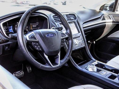 Photo 3 of 19 of 2017 Ford Fusion Titanium