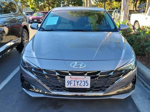 2023 Hyundai ELANTRA Limited