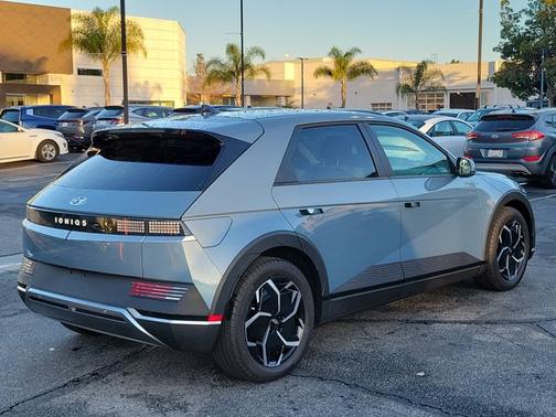 2024 Hyundai IONIQ 5 SEL