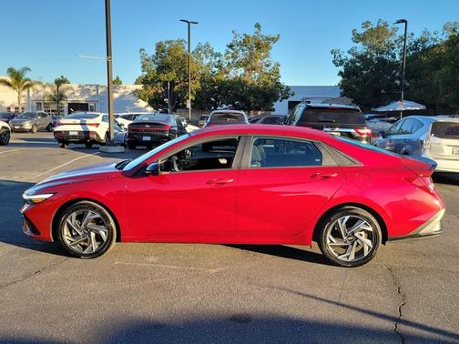 2025 Hyundai ELANTRA HEV SEL Sport