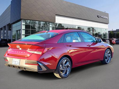 2025 Hyundai ELANTRA HEV SEL Sport