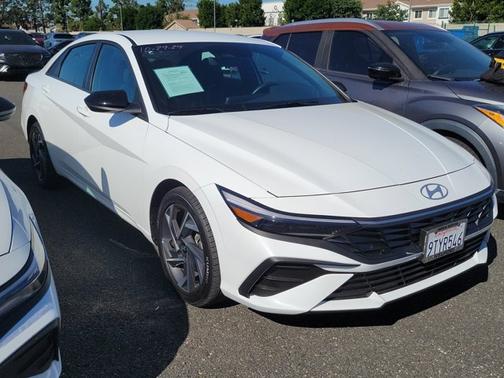 2025 Hyundai ELANTRA SEL Sport