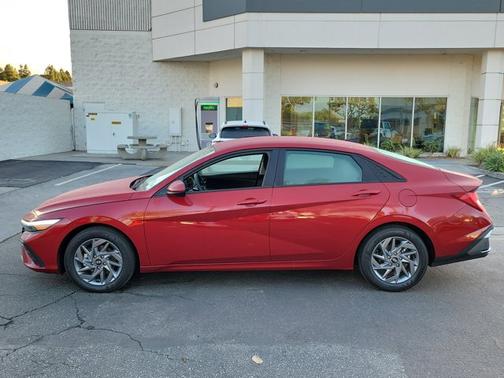 2025 Hyundai ELANTRA HEV Blue