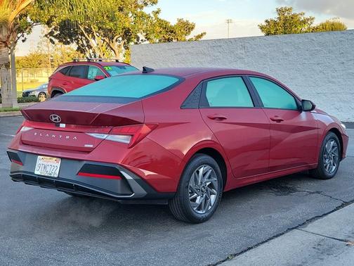 2025 Hyundai ELANTRA HEV Blue