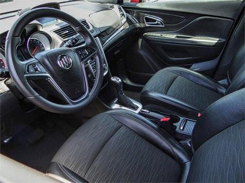 Photo 3 of 27 of 2016 Buick Encore Base