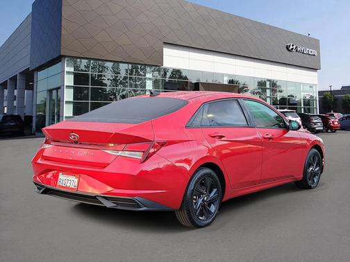 2021 Hyundai ELANTRA SEL