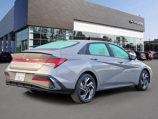 2025 Hyundai ELANTRA HEV SEL Sport