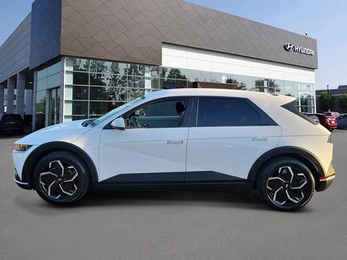 White 2024 Hyundai IONIQ 5 SEL