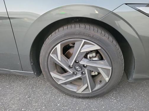 2025 Hyundai ELANTRA HEV Limited