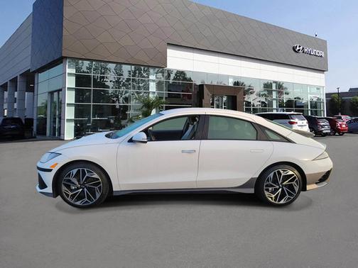 2025 Hyundai IONIQ 6 SEL