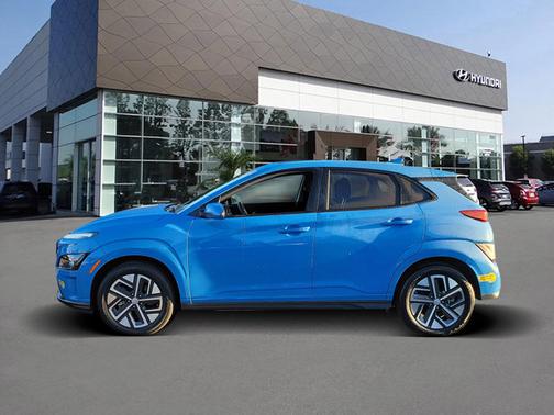 2022 Hyundai KONA EV SEL