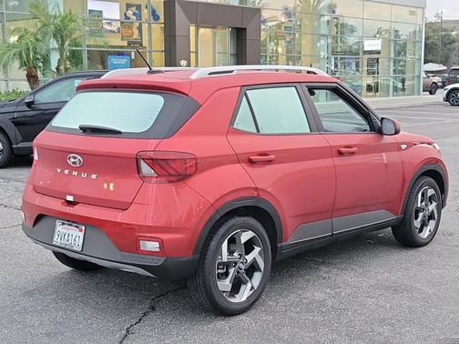 2025 Hyundai VENUE Limited