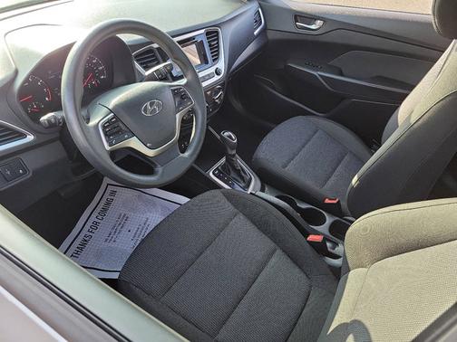 2022 Hyundai Accent SE