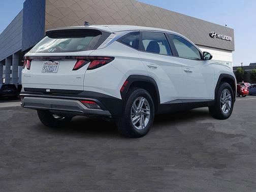 2025 Hyundai TUCSON SE