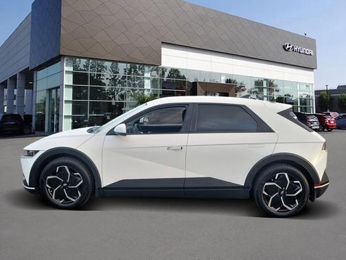 2024 Hyundai IONIQ 5 SE