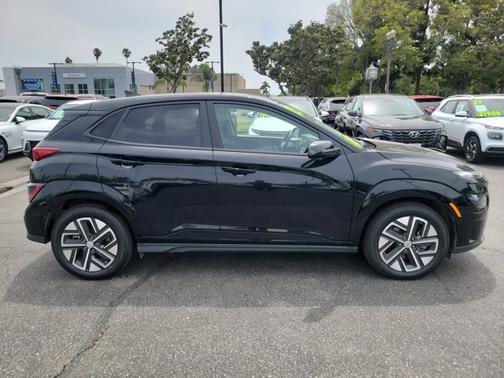 Black 2023 Hyundai KONA EV SE