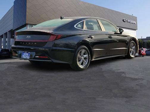 2022 Hyundai SONATA SE
