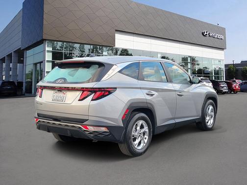 2024 Hyundai TUCSON SE