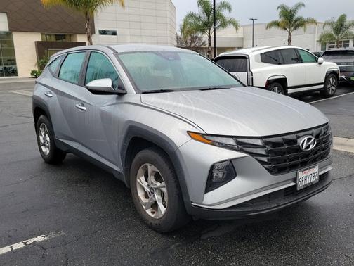 2023 Hyundai TUCSON SE
