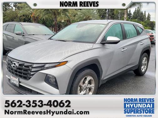 2023 Hyundai TUCSON SE