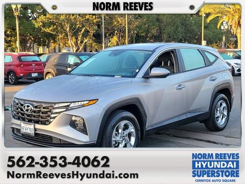2023 Hyundai TUCSON SE