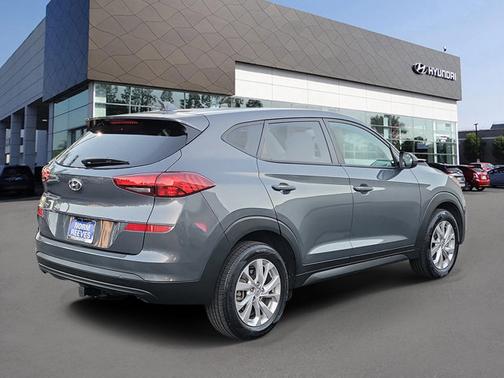 2021 Hyundai TUCSON SE