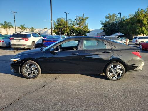 2025 Hyundai ELANTRA HEV SEL Sport