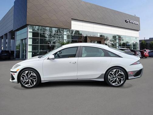 White 2023 Hyundai IONIQ 6 SEL