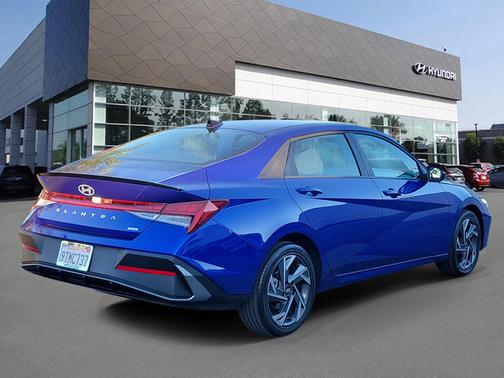 2025 Hyundai ELANTRA HEV SEL Sport