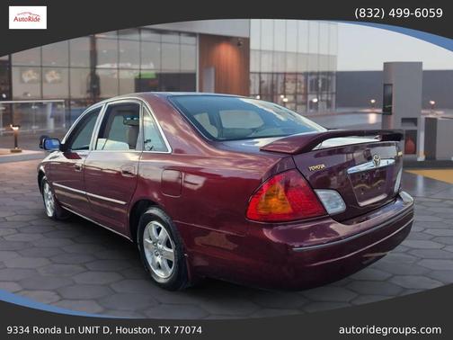 Vintage Red Pearl 2002 Toyota Avalon XL