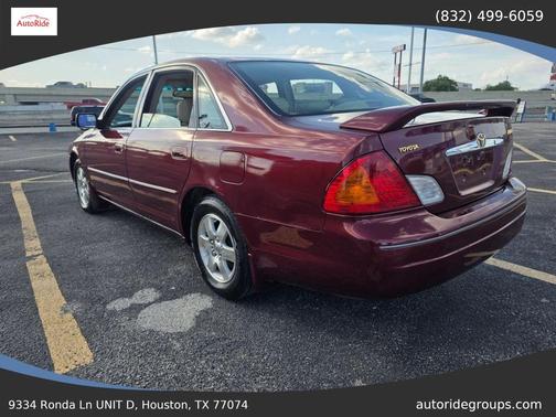 Vintage Red Pearl 2002 Toyota Avalon XL