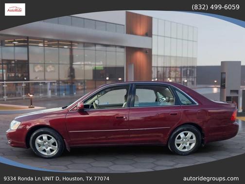 Vintage Red Pearl 2002 Toyota Avalon XL