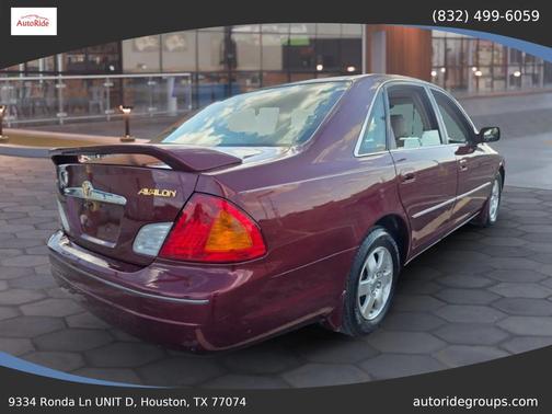 Vintage Red Pearl 2002 Toyota Avalon XL