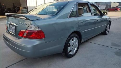 2004 Toyota Avalon XL