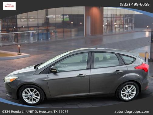 Gray 2016 Ford Focus SE