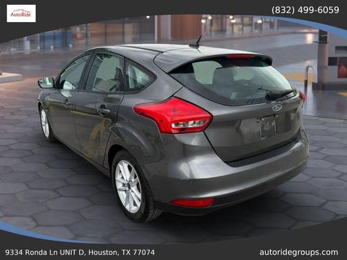 Gray 2016 Ford Focus SE