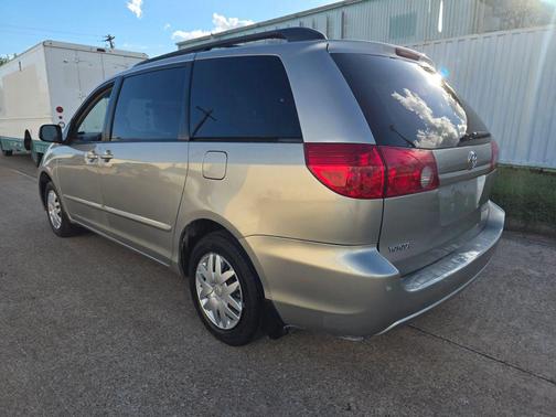 2006 Toyota Sienna LE