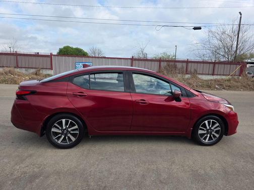 2020 Nissan Versa 1.6 SV