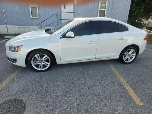 Crystal White Pearl 2015 Volvo S60 T5 Premier Plus