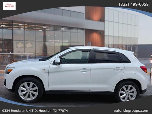 White Pearl 2013 Mitsubishi Outlander Sport ES