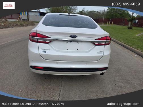 White 2018 Ford Fusion SE