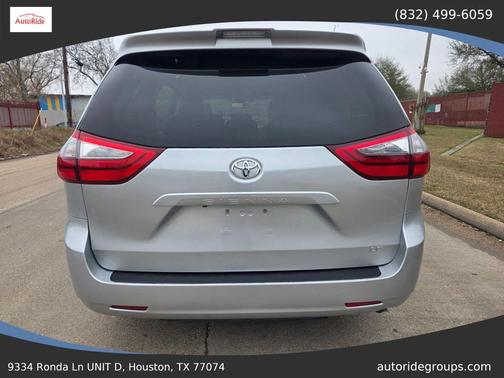 2020 Toyota Sienna LE