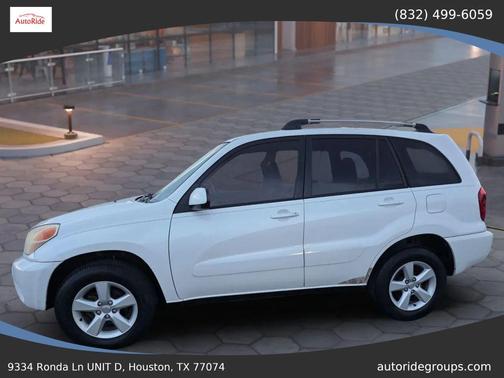 White 2005 Toyota RAV4 Base