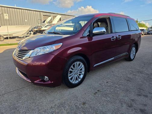 2013 Toyota Sienna XLE