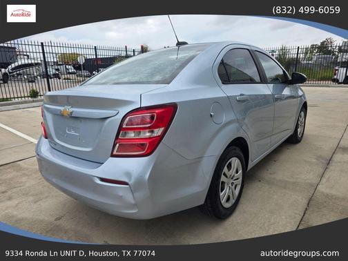 2017 Chevrolet Sonic LS