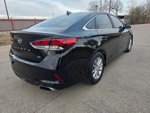 2018 Hyundai SONATA SE